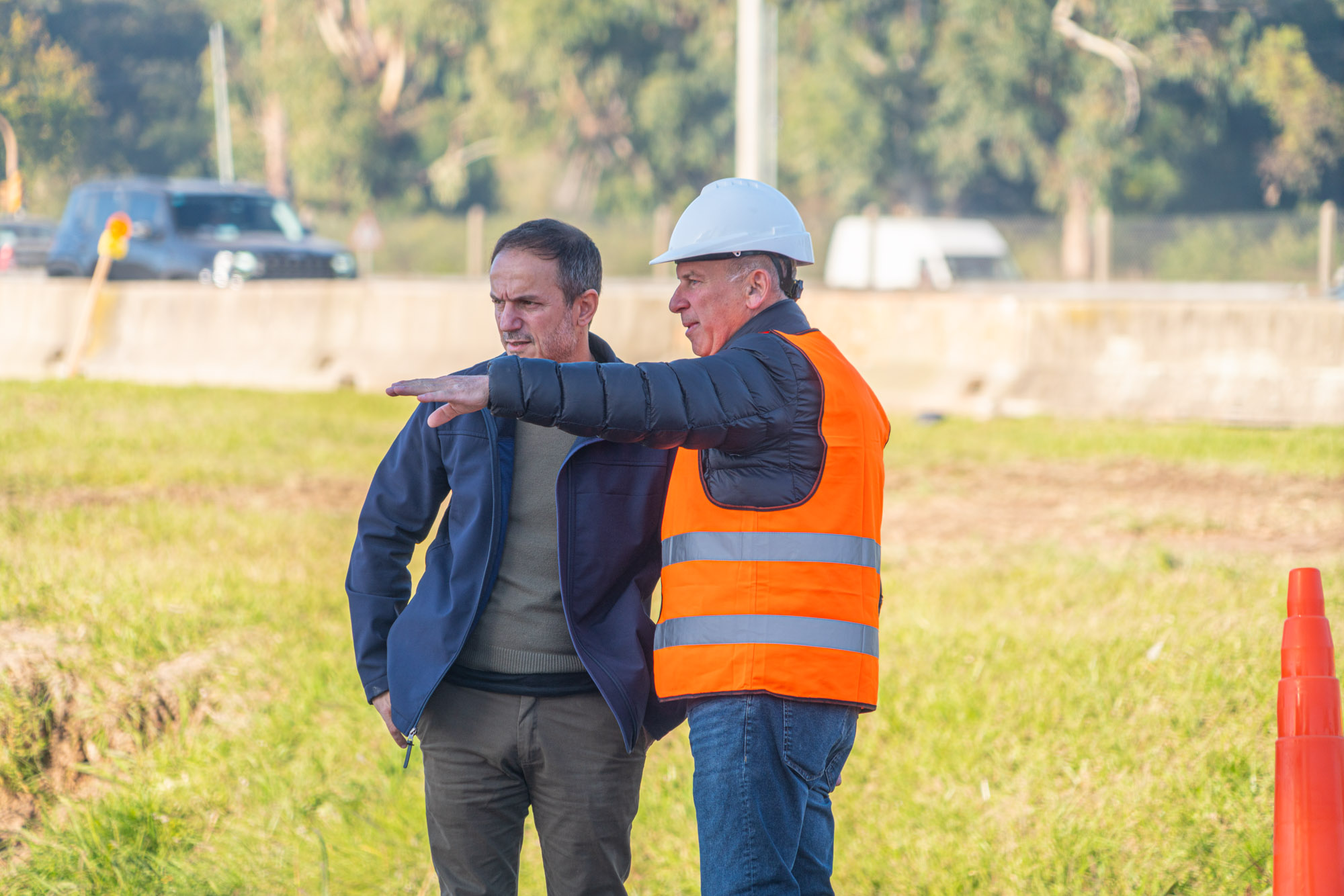 NOTICIAS CAMPANA:ABELLA  SUPERVISO EL AVANCE DE LA OBRA PARA EL ACCESO DIRECTO  AL PARQUE INDUSTRIAL CAMPANA.